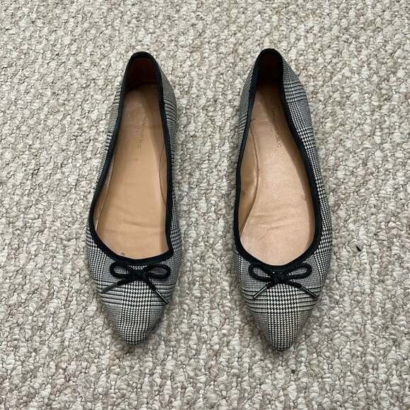 Banana Republic Shoes - Banana republic flats bow pointed toe black white size 8